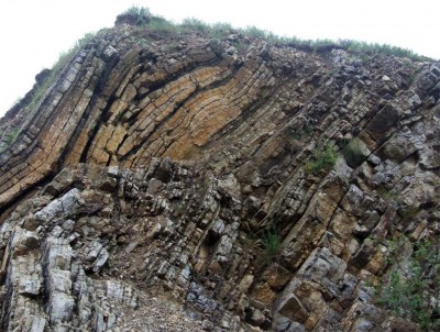 Jedno z wielu imponujących odsłonięć geologicznych w Górach Świętokrzyskich